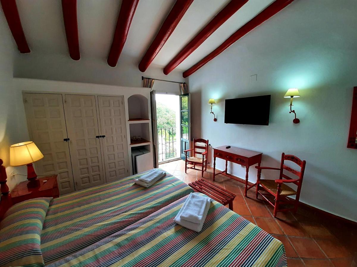 Finca Valbono Apartamentos Rurales Y Hotel Aracena Exterior foto
