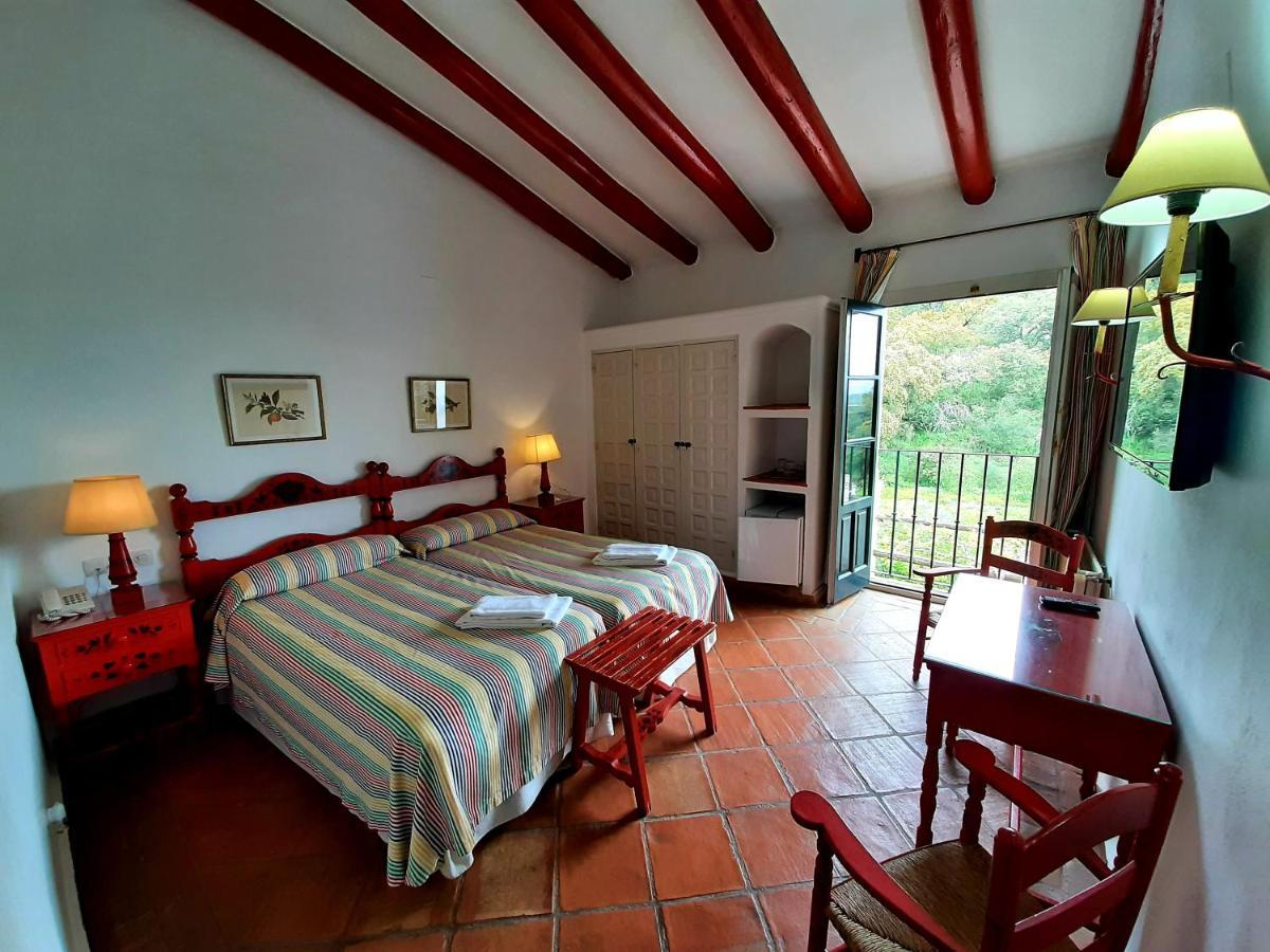Finca Valbono Apartamentos Rurales Y Hotel Aracena Exterior foto