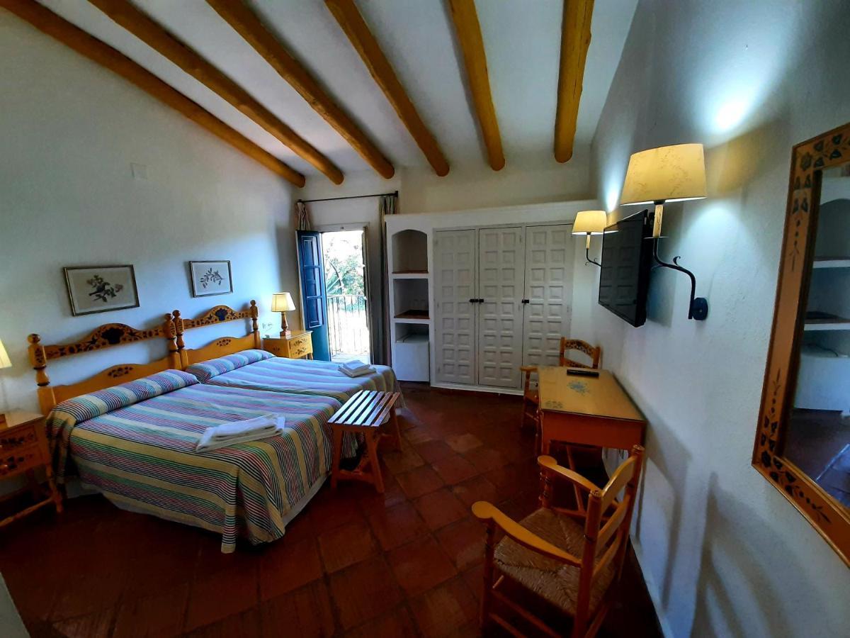 Finca Valbono Apartamentos Rurales Y Hotel Aracena Exterior foto