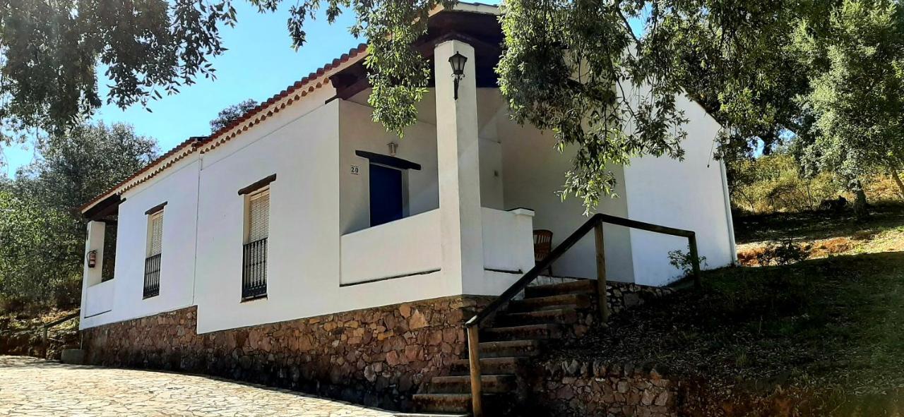 Finca Valbono Apartamentos Rurales Y Hotel Aracena Exterior foto
